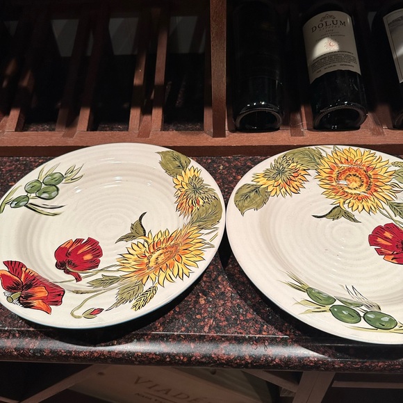 Pier 1 🌻 EUC Sunflower Fields Dinner Plates - 1 plate listing Very Gently used - Picture 3 of 5